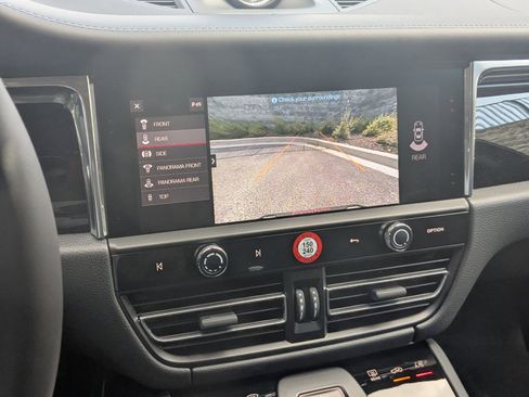 Used 2025 Porsche Macan Turbo image 19