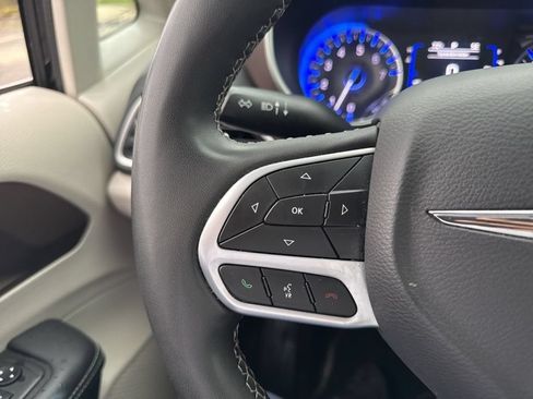 Used 2024 Chrysler Voyager LX FWD image 21