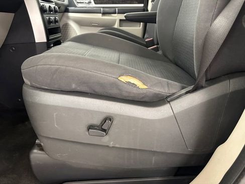 Used 2010 Dodge Grand Caravan SXT image 19