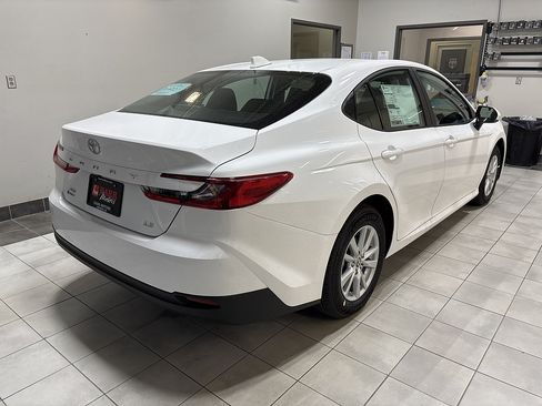 New 2026 Toyota Camry LE w/ Convenience Package AWD/4WD image 4