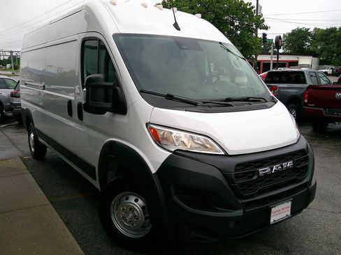 Used 2023 RAM ProMaster 2500 FWD image 4