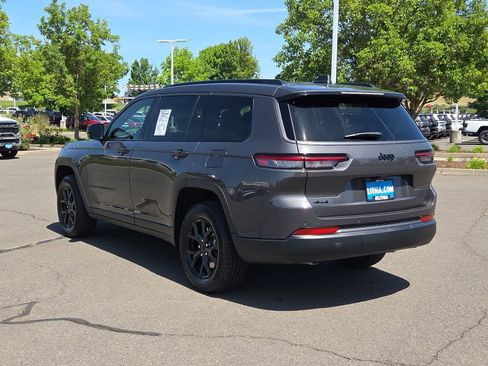 New 2026 Jeep Grand Cherokee L 4WD image 12