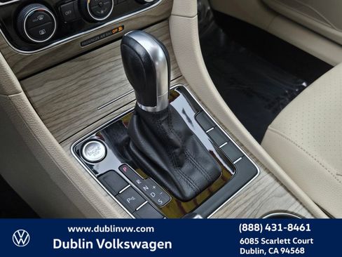 Used 2018 Volkswagen Passat 2.0T SE image 20