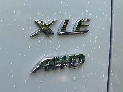 Used 2024 Toyota Corolla Cross XLE w/ Convenience Package AWD/4WD image 15