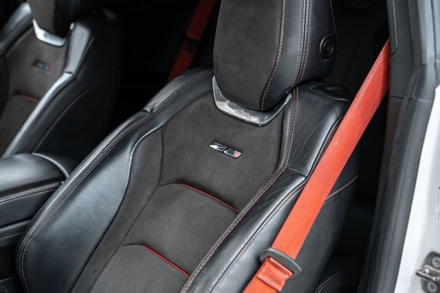 Used 2018 Chevrolet Camaro ZL1 RWD image 20