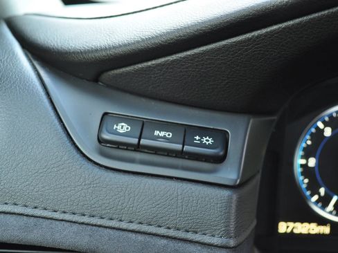 Used 2015 Cadillac Escalade ESV Luxury image 16