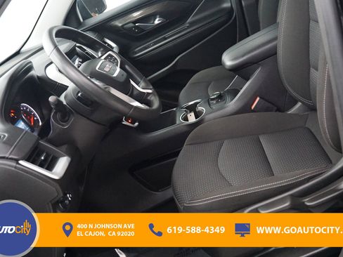 Used 2024 GMC Terrain SLE image 9