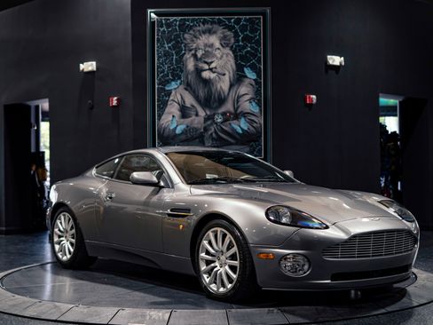 Used 2003 Aston Martin Vanquish RWD image 13