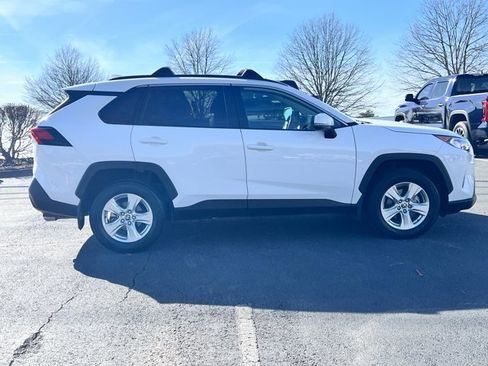 Used 2021 Toyota RAV4 XLE image 4