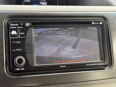 Used 2014 Toyota Sienna XLE FWD image 19