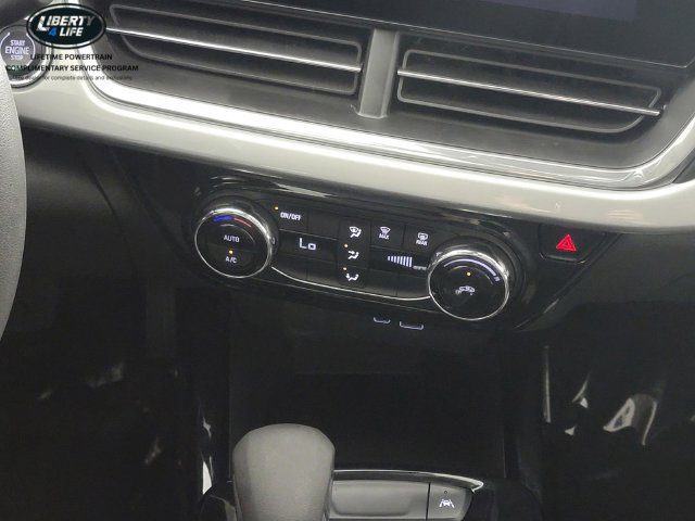 Used 2024 Chevrolet Trax LT FWD image 24