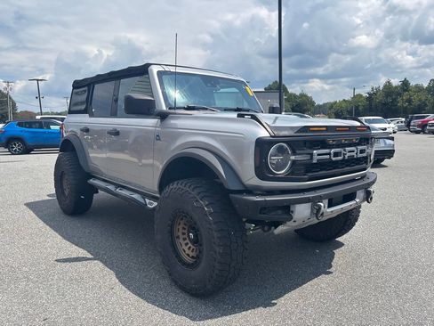 Used 2021 Ford Bronco Black Diamond AWD/4WD image 9