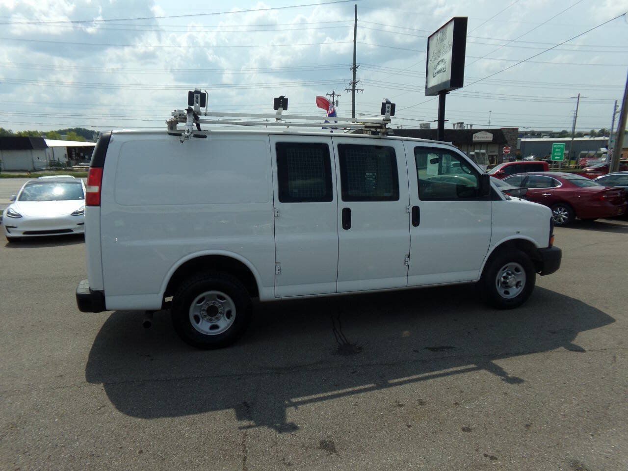 Used 2015 Chevrolet Express 2500 RWD image 5