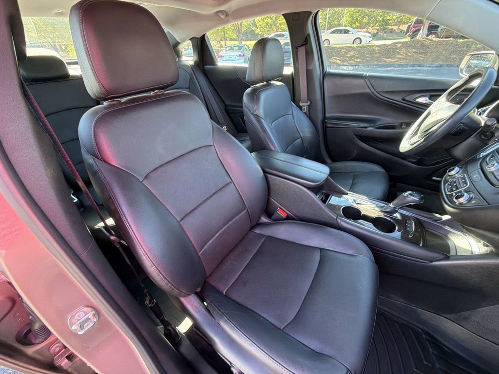 Used 2018 Chevrolet Malibu Premier w/ Premier Sun and Wheel Package FWD image 30