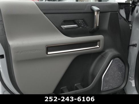 Used 2025 GMC Hummer EV 3X w/ Extreme Off-Road Package AWD/4WD image 31