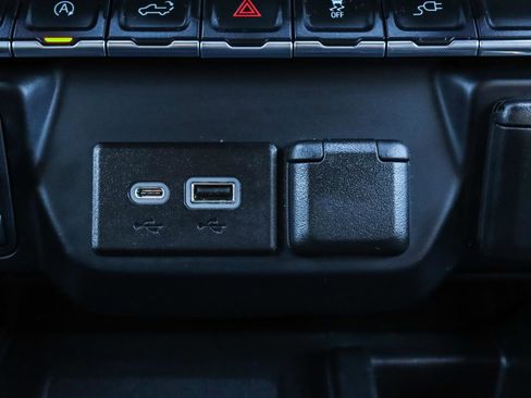 Used 2021 GMC Sierra 1500 AT4 w/ AT4 Value Package image 14