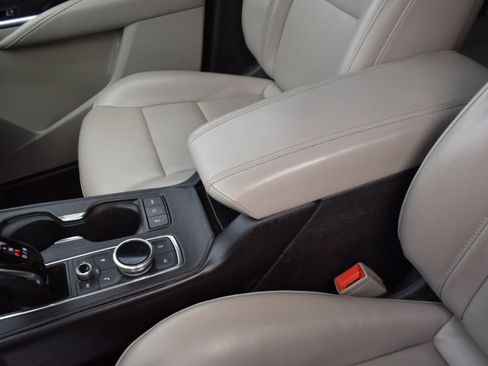 Used 2021 Cadillac XT4 Premium Luxury image 33