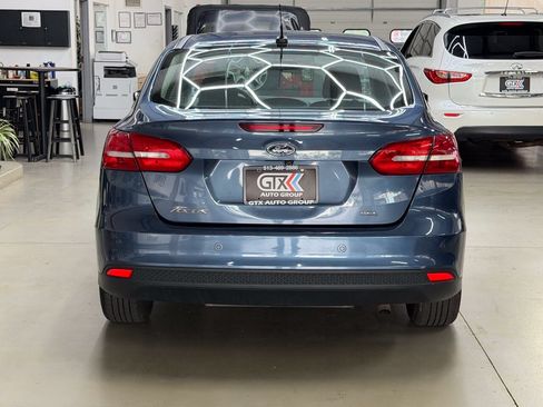 Used 2018 Ford Focus SEL w/ Cold Weather Package FWD image 3