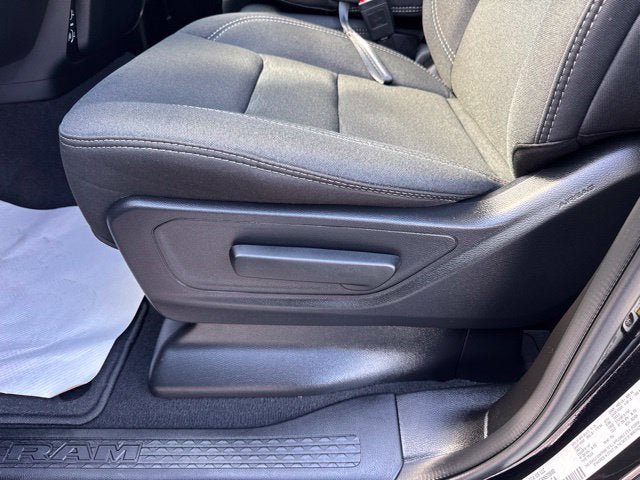 Used 2025 RAM 1500 Tradesman w/ Night Edition AWD/4WD image 11