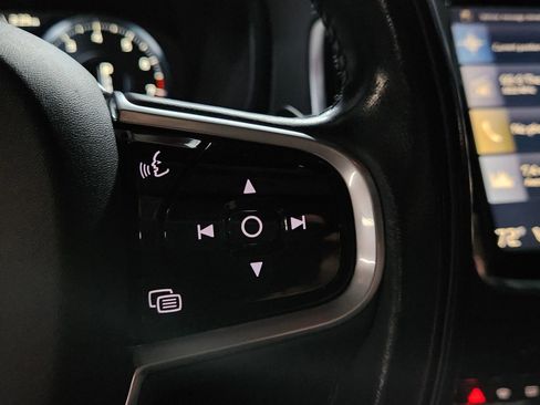 Used 2018 Volvo XC90 T5 Momentum w/ Convenience Package image 26