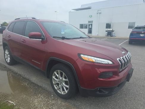 Used 2014 Jeep Cherokee Latitude w/ Cold Weather Group FWD image 4