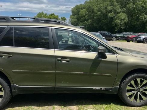 Used 2015 Subaru Outback 2.5i Limited AWD/4WD image 11