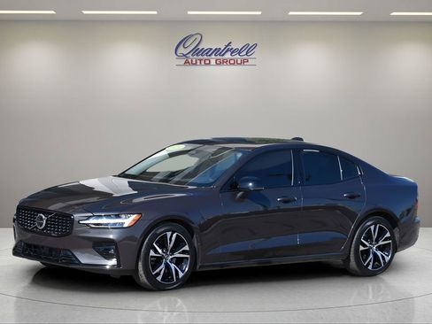 Used 2025 Volvo S60 B5 Plus image 7