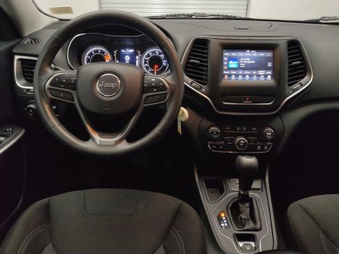 Used 2019 Jeep Cherokee Latitude w/ Popular Appearance Group image 22