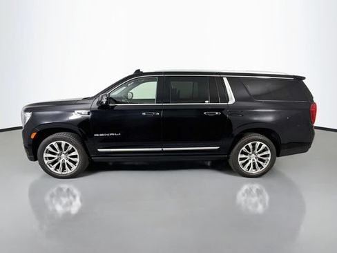 Used 2021 GMC Yukon XL Denali w/ Denali Premium Package AWD/4WD image 4