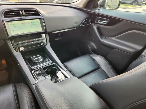 Used 2020 Jaguar F-PACE Prestige image 14