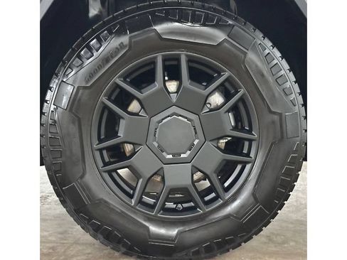 Used 2024 Tesla Cybertruck AWD Crew Cab image 11