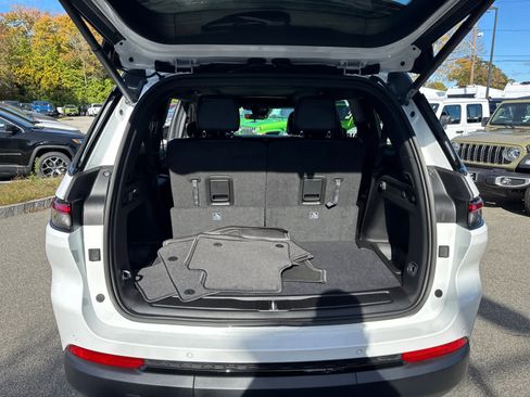 New 2025 Jeep Grand Cherokee L Limited w/ Black Appearance Package image 38