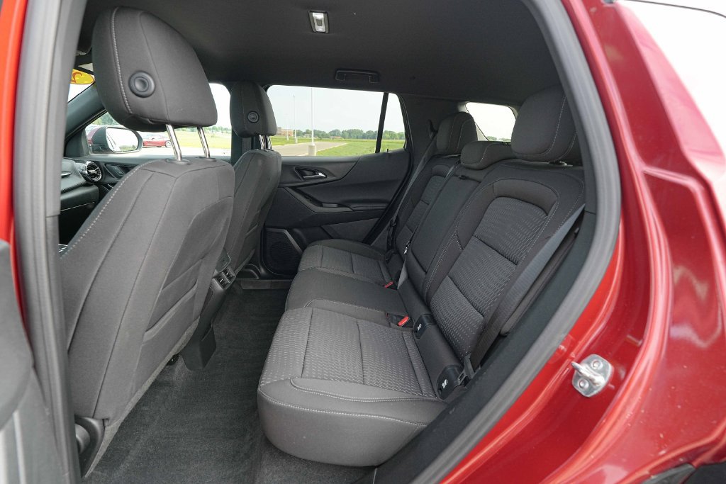 Used 2026 Chevrolet Equinox LT AWD/4WD image 20