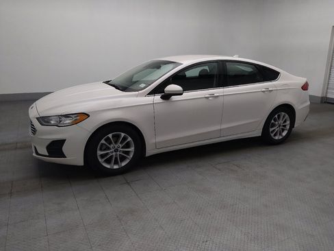 Used 2020 Ford Fusion SE FWD image 2