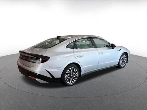 Used 2025 Hyundai Sonata SEL FWD image 12