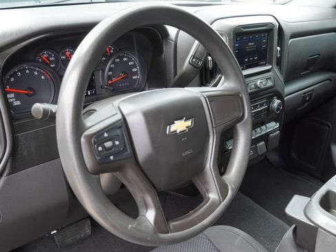 Used 2020 Chevrolet Silverado 1500 Custom w/ Custom Value Package AWD/4WD image 17