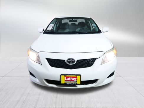 Used 2010 Toyota Corolla LE image 2