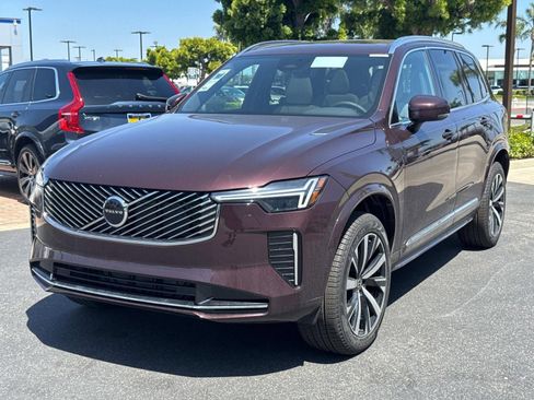 Certified 2025 Volvo XC90 B5 Core w/ Climate Package image 6