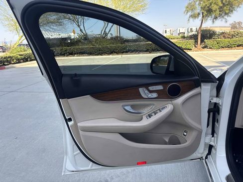 Used 2019 Mercedes-Benz C 300 Sedan image 20