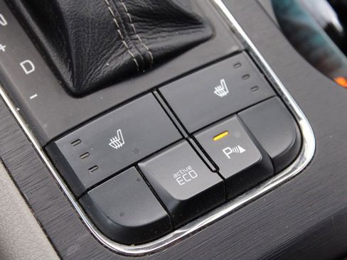 Used 2017 Kia Sedona LX w/ LX Essentials Premium Package image 42