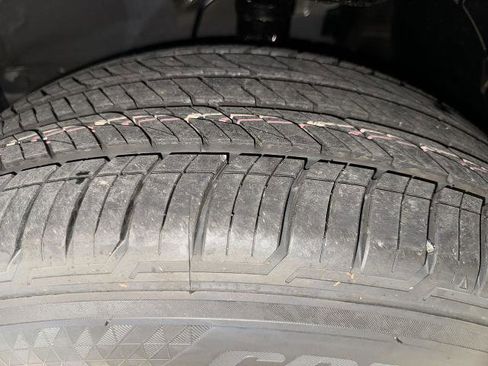 Certified 2025 INFINITI QX60 Pure image 11