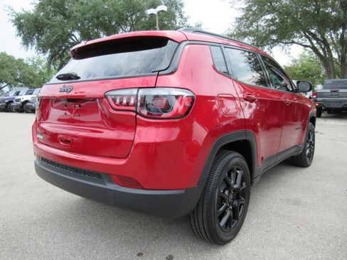 New 2026 Jeep Compass Latitude AWD/4WD image 7