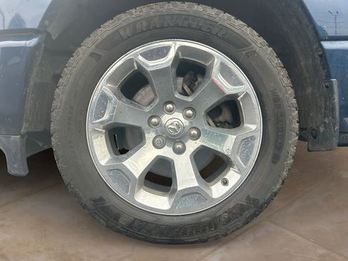 Used 2020 RAM 1500 Big Horn AWD/4WD image 14