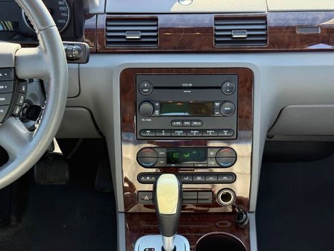 Used 2007 Ford Five Hundred SEL image 8