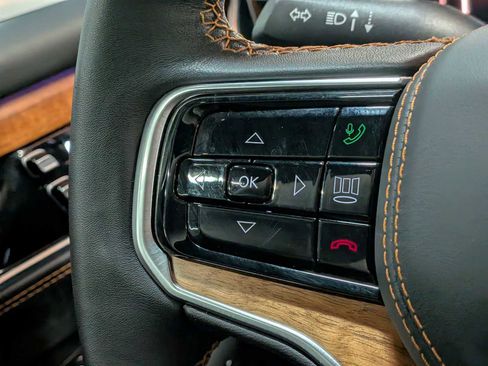 Used 2024 Jeep Grand Wagoneer Series III image 24