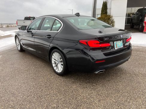 Used 2021 BMW 530i xDrive image 3