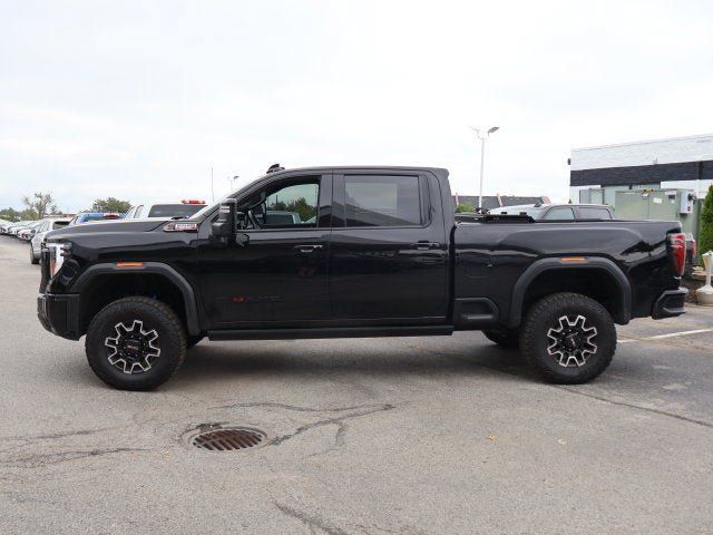 Used 2026 GMC Sierra 2500 AT4X w/ LPO, Black Badging Package AWD/4WD image 4