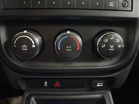 Used 2016 Jeep Patriot 75th Anniversary w/ Power Value Group image 46