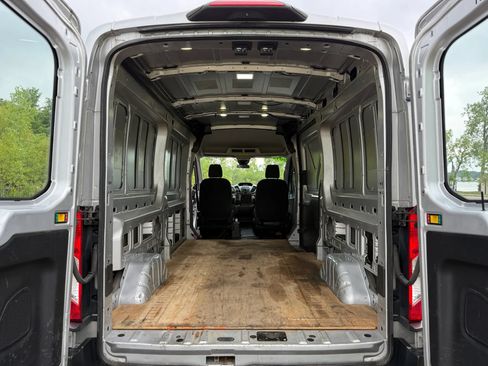 Used 2018 Ford Transit 250 148 Medium Roof RWD image 18