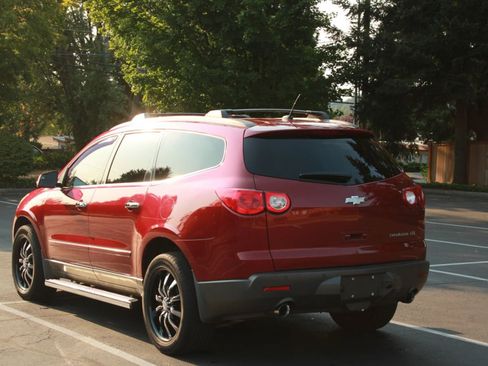 Used 2011 Chevrolet Traverse LTZ w/ LPO, 'HIT The Road' Package AWD/4WD image 5